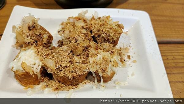 花蓮.吉安-老店家臭豆腐當地最好吃的碳烤臭豆腐，沒有開在市區客人卻還是絡繹不絕的秘密美食!