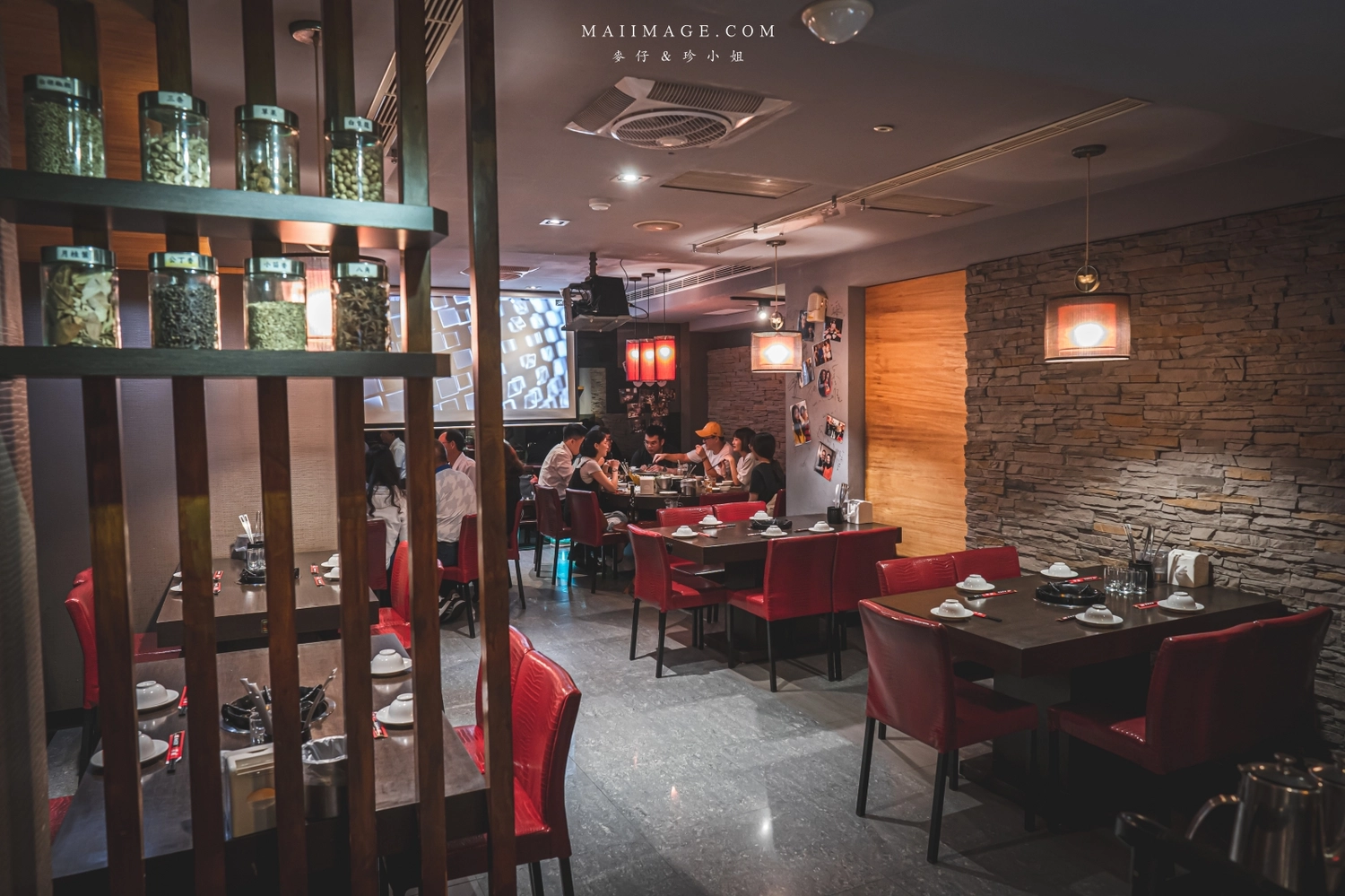 【三重美食】崔記麻辣鴛鴦｜原來就是之前的三重齊味麻辣鍋，滑嫩像布丁的鴨血老饕必點，內行都外帶回家大包