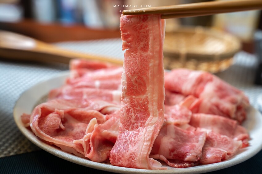 【三重美食】崔記麻辣鴛鴦|原來就是之前的三重齊味麻辣鍋,滑嫩像布丁的鴨血老饕必點,內行都外帶回家大包