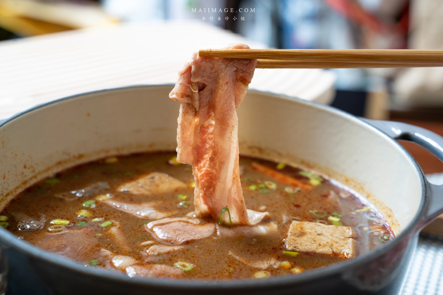 【三重美食】崔記麻辣鴛鴦｜原來就是之前的三重齊味麻辣鍋，滑嫩像布丁的鴨血老饕必點，內行都外帶回家大包