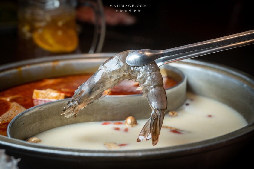 【三重美食】崔記麻辣鴛鴦|原來就是之前的三重齊味麻辣鍋,滑嫩像布丁的鴨血老饕必點,內行都外帶回家大包