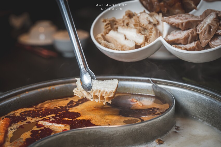 【三重美食】崔記麻辣鴛鴦|原來就是之前的三重齊味麻辣鍋,滑嫩像布丁的鴨血老饕必點,內行都外帶回家大包