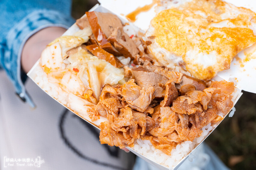 60元的韓式烤肉飯，滿滿的肉肉與蛋白質，比便當還要便宜很多～