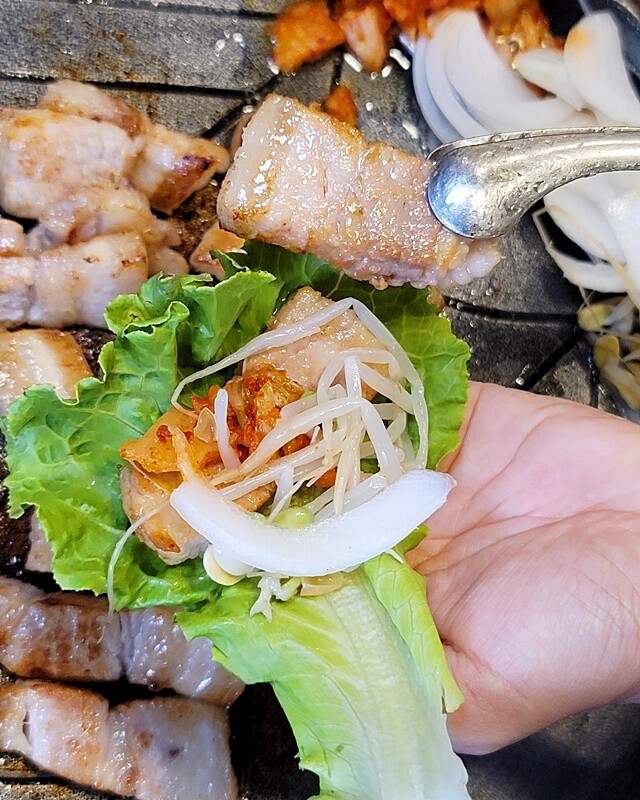 瘋狂牽絲！你來挑戰嗎？台中平價烤肉鍋物推新品！金磚起司部隊鍋、馬鈴薯豬骨湯，一個人來也可以吃道地韓餐！