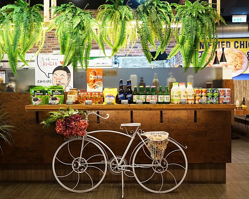 瘋狂牽絲！你來挑戰嗎？台中平價烤肉鍋物推新品！金磚起司部隊鍋、馬鈴薯豬骨湯，一個人來也可以吃道地韓餐！