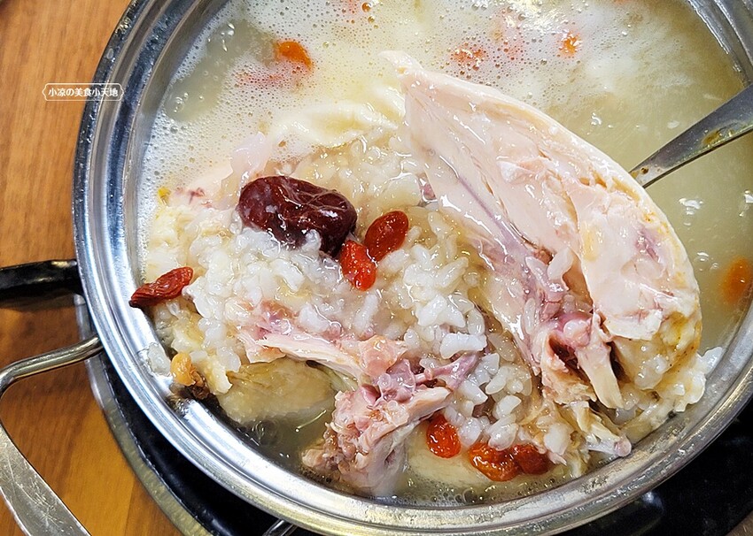 瘋狂牽絲！你來挑戰嗎？台中平價烤肉鍋物推新品！金磚起司部隊鍋、馬鈴薯豬骨湯，一個人來也可以吃道地韓餐！