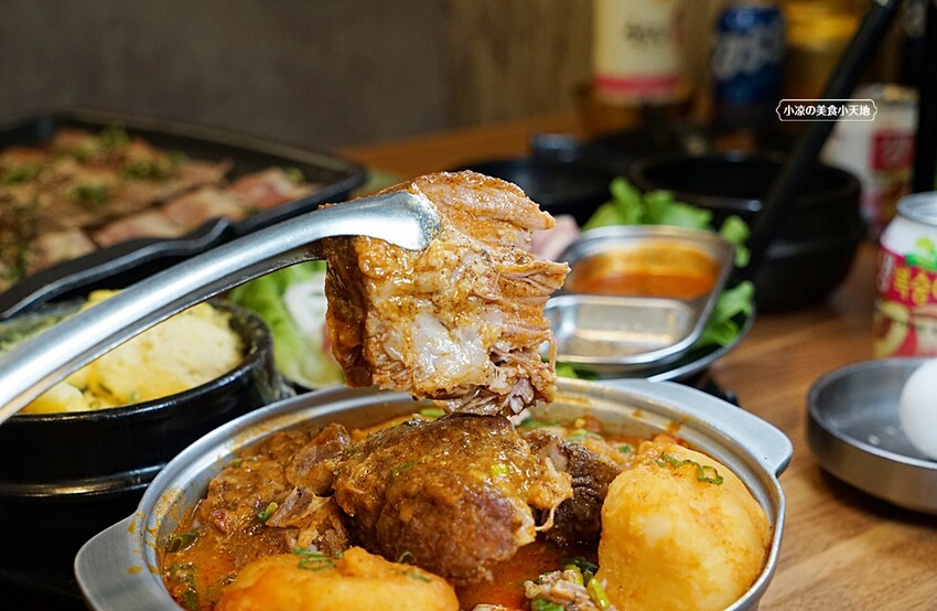 瘋狂牽絲！你來挑戰嗎？台中平價烤肉鍋物推新品！金磚起司部隊鍋、馬鈴薯豬骨湯，一個人來也可以吃道地韓餐！