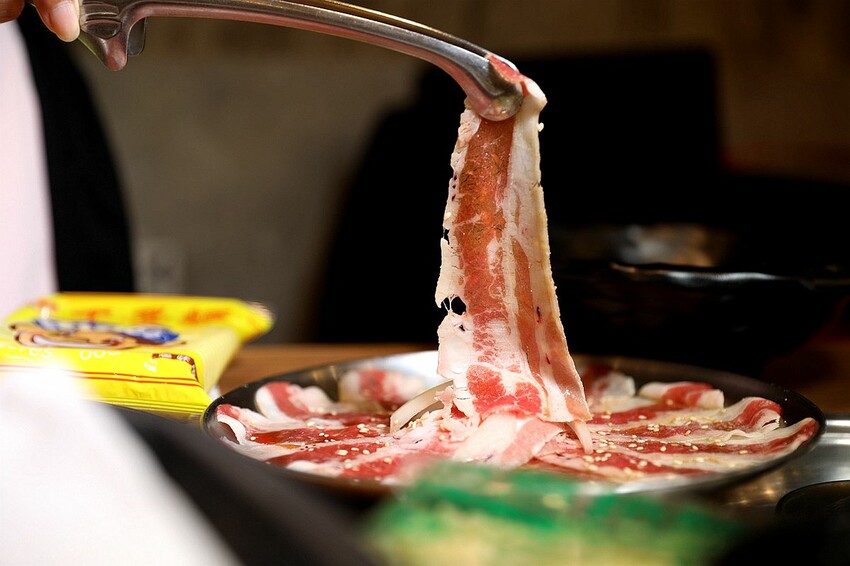 台中市南區CP值爆表！鮮蔬鍋料自助百匯吃到飽 只要250元起｜肉部長韓式平價烤肉鍋物-高工店(台中南區)