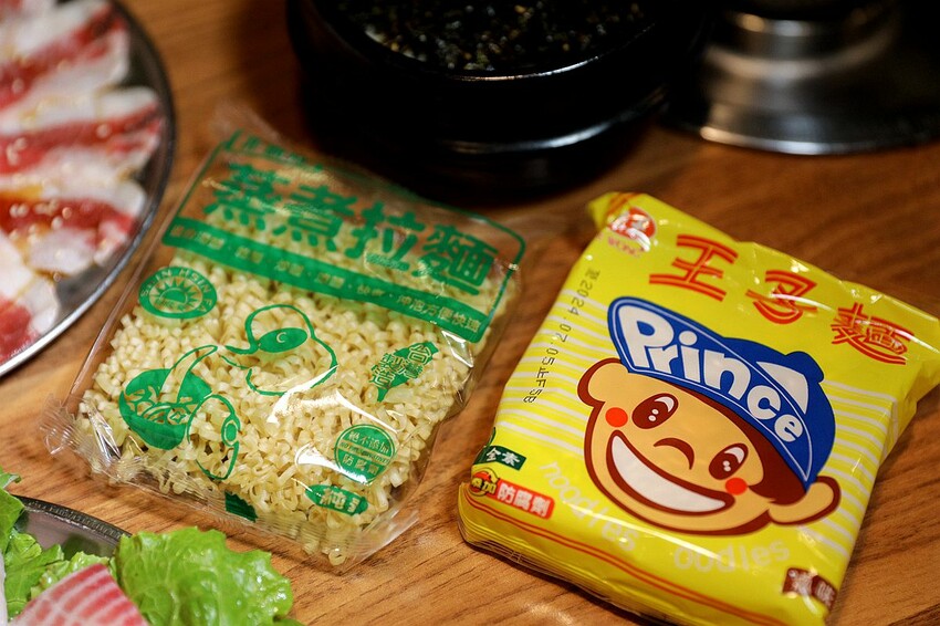 台中市南區CP值爆表！鮮蔬鍋料自助百匯吃到飽 只要250元起｜肉部長韓式平價烤肉鍋物-高工店(台中南區)