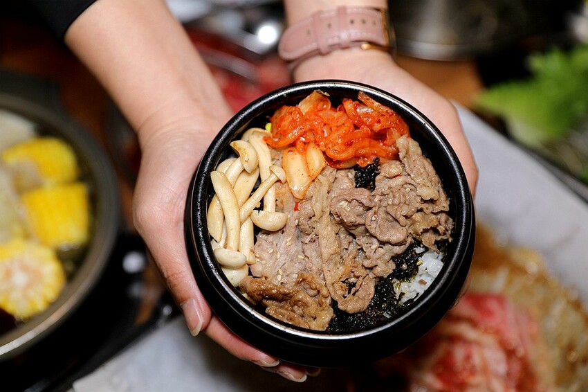 台中市南區CP值爆表！鮮蔬鍋料自助百匯吃到飽 只要250元起｜肉部長韓式平價烤肉鍋物-高工店(台中南區)