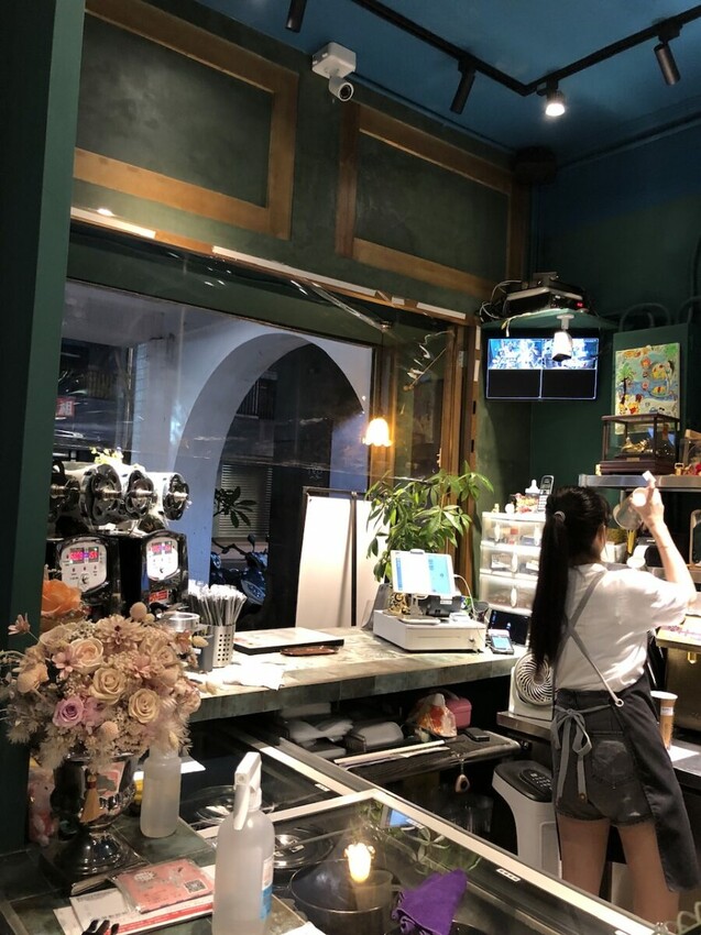 拾年茶事萬華西門店/夏日推薦/夏日系列飲品/山茶花觀音(拿鐵)/白雪芒芒/愛文好Q/台北飲品/西門町飲料店推薦