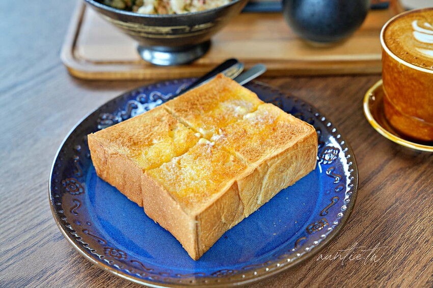 【新北】金山｜猿咖啡，一週營業兩天，陽金公路旁隱密咖啡廳