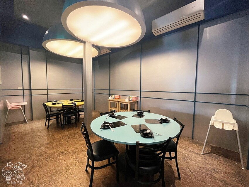 座上嗑個人石鍋,說是飽到天靈蓋一點也不誇張!超滿足大份量主餐,還能享有蔬食、附餐、霜淇淋與飲品吃到飽很超值!