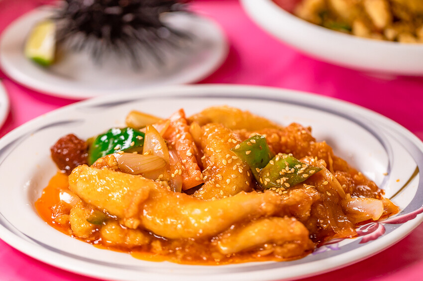 墾丁美食 – 亞發師海產 x 回訪N次的超高CP值海產餐廳 無敵海景漁港餐廳 一片5元的新鮮生魚片 平價熱炒高級