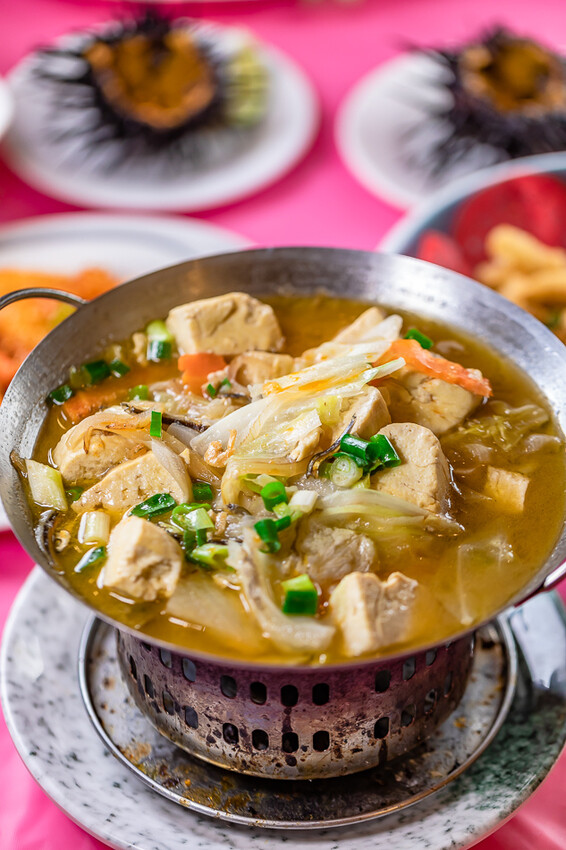 墾丁美食 – 亞發師海產 x 回訪N次的超高CP值海產餐廳 無敵海景漁港餐廳 一片5元的新鮮生魚片 平價熱炒高級