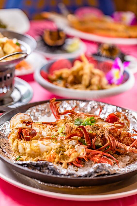 墾丁美食 – 亞發師海產 x 回訪N次的超高CP值海產餐廳 無敵海景漁港餐廳 一片5元的新鮮生魚片 平價熱炒高級