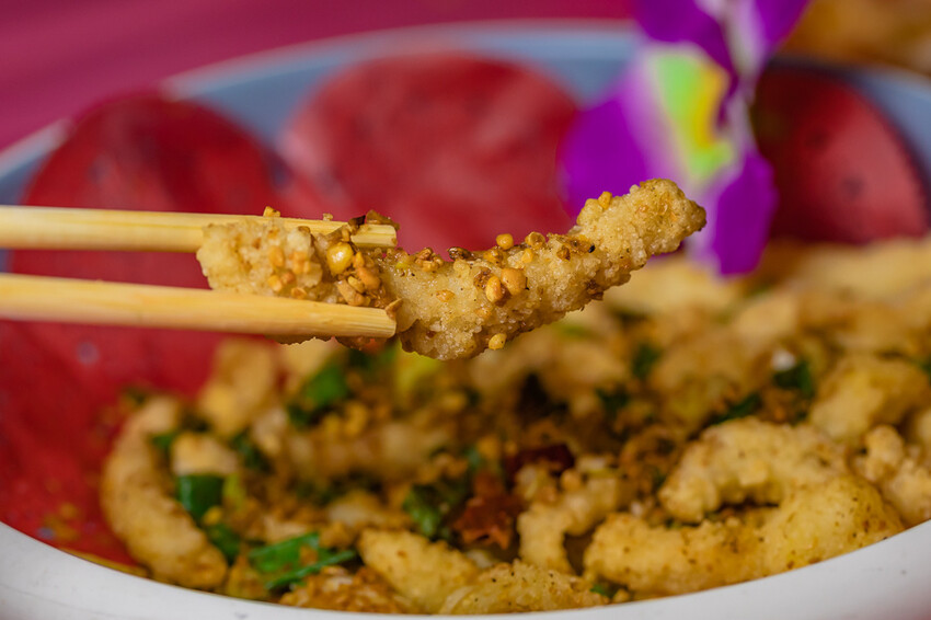 墾丁美食 – 亞發師海產 x 回訪N次的超高CP值海產餐廳 無敵海景漁港餐廳 一片5元的新鮮生魚片 平價熱炒高級