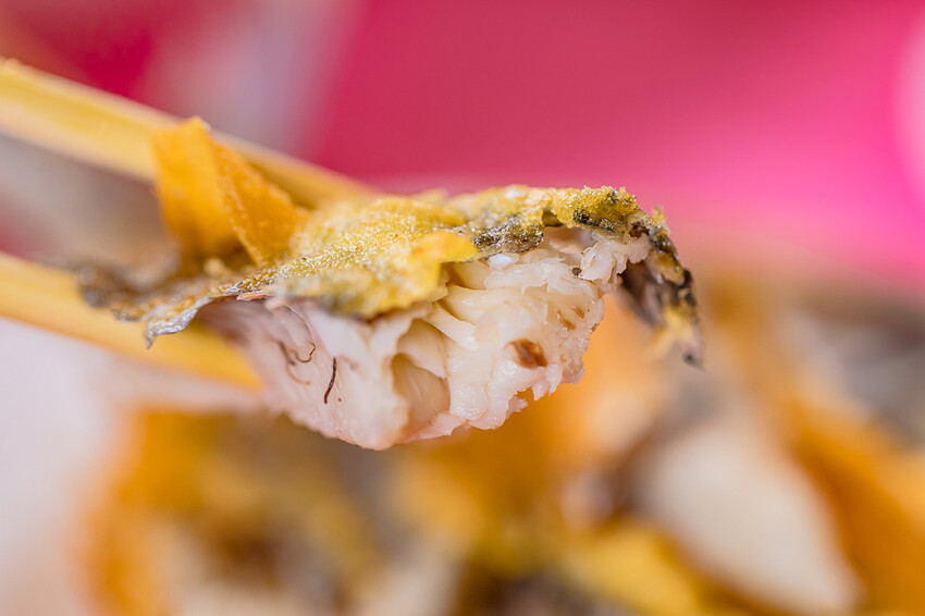 墾丁美食 – 亞發師海產 x 回訪N次的超高CP值海產餐廳 無敵海景漁港餐廳 一片5元的新鮮生魚片 平價熱炒高級