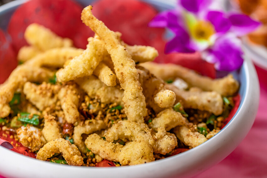 墾丁美食 – 亞發師海產 x 回訪N次的超高CP值海產餐廳 無敵海景漁港餐廳 一片5元的新鮮生魚片 平價熱炒高級