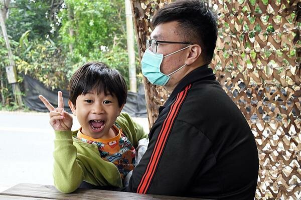 台東隱藏版牛肉麵【龍過脈貨櫃牛肉麵】隱藏在山林間的美味飄香~能不能吃的到還得看人品!※台東在地美食