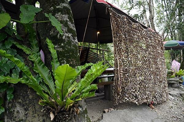 台東隱藏版牛肉麵【龍過脈貨櫃牛肉麵】隱藏在山林間的美味飄香~能不能吃的到還得看人品!※台東在地美食