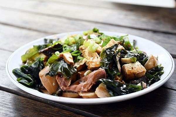 台東隱藏版牛肉麵【龍過脈貨櫃牛肉麵】隱藏在山林間的美味飄香~能不能吃的到還得看人品!※台東在地美食