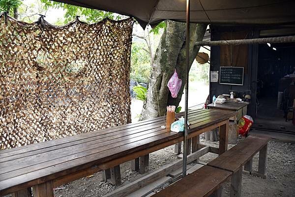 台東隱藏版牛肉麵【龍過脈貨櫃牛肉麵】隱藏在山林間的美味飄香~能不能吃的到還得看人品!※台東在地美食