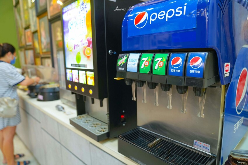 【台中太平│美食】19House炙燒牛排太平店。高CP值牛排吃到飽，超豐盛自助區，麻辣豆腐鴨血、爆米花、冰淇淋