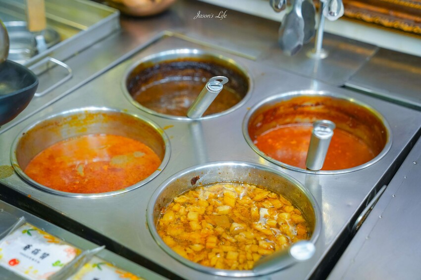 【台中太平│美食】19House炙燒牛排太平店。高CP值牛排吃到飽，超豐盛自助區，麻辣豆腐鴨血、爆米花、冰淇淋