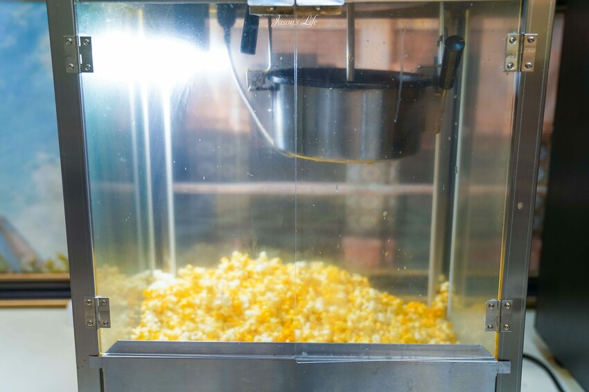 【台中太平│美食】19House炙燒牛排太平店。高CP值牛排吃到飽，超豐盛自助區，麻辣豆腐鴨血、爆米花、冰淇淋