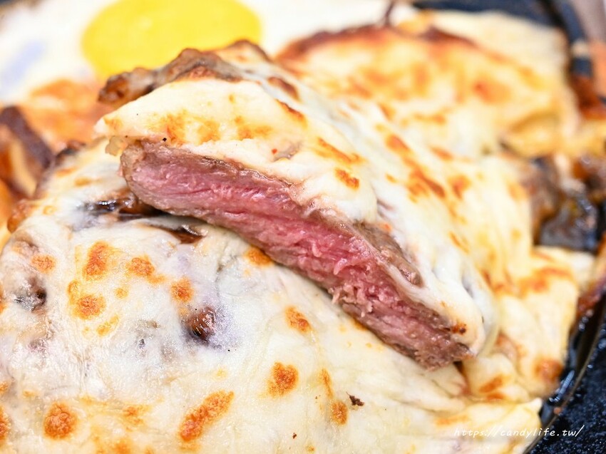 19House炙燒牛排｜古城台南人氣牛排館開上台中，太平區平價聚餐吃到飽，台南擔仔麵、麻辣煲、自助區好豐富～