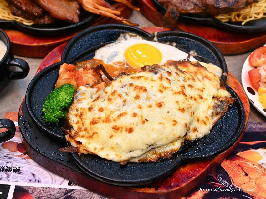 19House炙燒牛排｜古城台南人氣牛排館開上台中，太平區平價聚餐吃到飽，台南擔仔麵、麻辣煲、自助區好豐富～