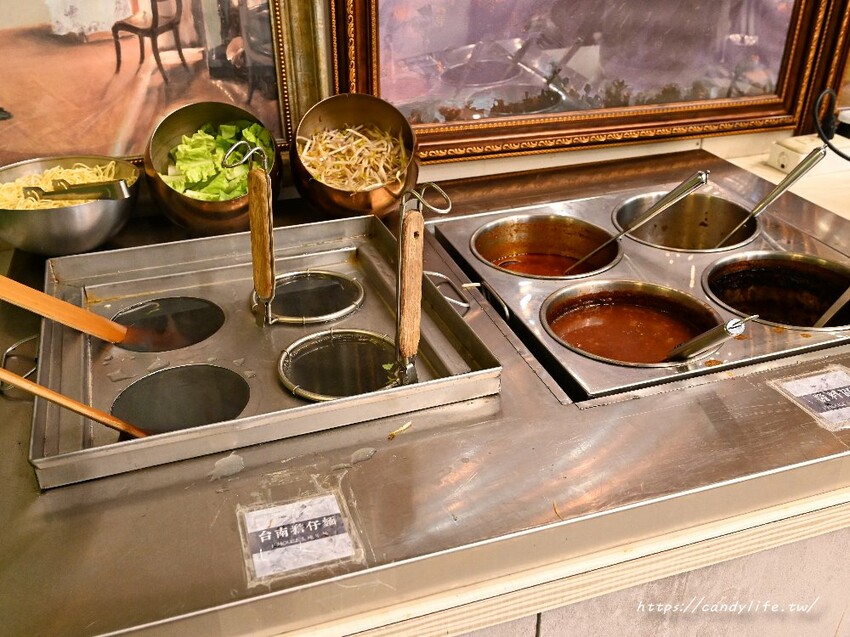 19House炙燒牛排｜古城台南人氣牛排館開上台中，太平區平價聚餐吃到飽，台南擔仔麵、麻辣煲、自助區好豐富～