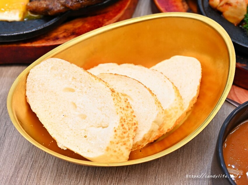 19House炙燒牛排｜古城台南人氣牛排館開上台中，太平區平價聚餐吃到飽，台南擔仔麵、麻辣煲、自助區好豐富～