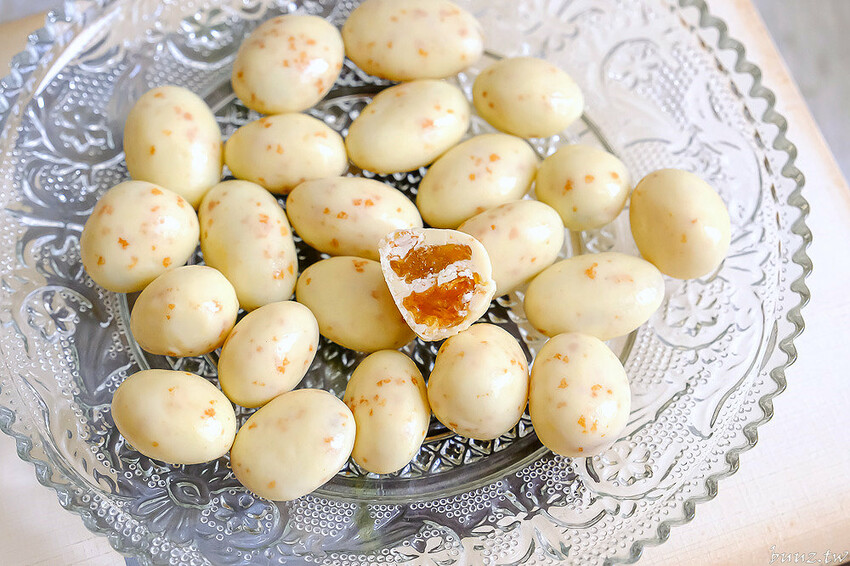 星座巧克力夢幻璀璨禮盒，知名妮娜巧克力設新櫃，金牌乾果巧克力酸甜好滋味，超薄巧克力爆漿新奇口感！