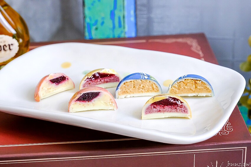 星座巧克力夢幻璀璨禮盒，知名妮娜巧克力設新櫃，金牌乾果巧克力酸甜好滋味，超薄巧克力爆漿新奇口感！