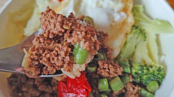 【八里美食】阿貝儒泰式小館｜只要８５元就可以吃到泰式料理！還有三樣配菜哦