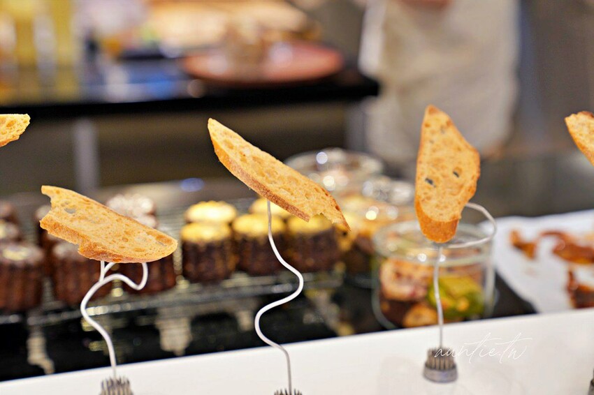 【台北】市政府站|The Seedin Lab,麵包根本藝術品來著,五感餐食體驗,不定期更換主題的美食藝廊