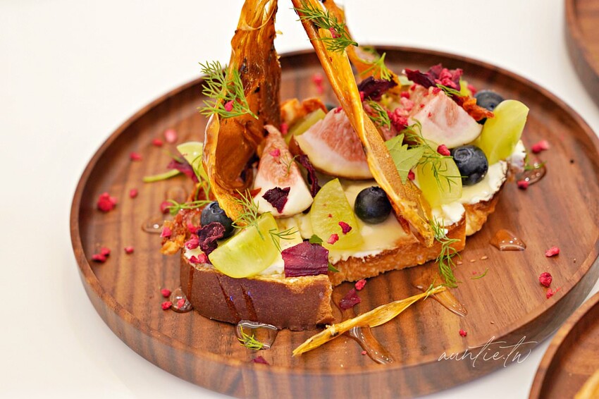 【台北】市政府站|The Seedin Lab,麵包根本藝術品來著,五感餐食體驗,不定期更換主題的美食藝廊