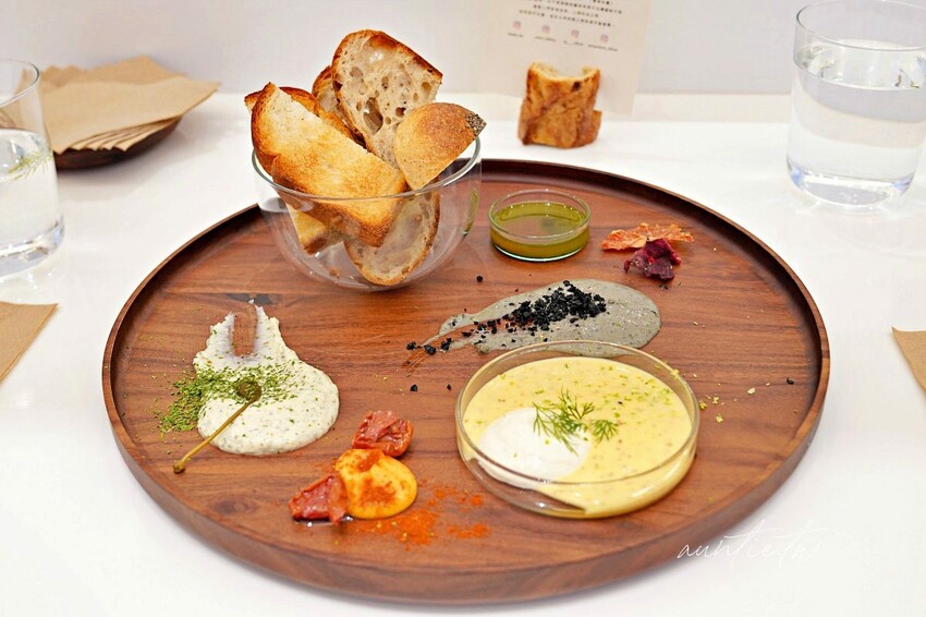 【台北】市政府站|The Seedin Lab,麵包根本藝術品來著,五感餐食體驗,不定期更換主題的美食藝廊