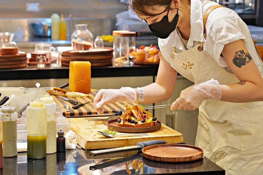 【台北】市政府站|The Seedin Lab,麵包根本藝術品來著,五感餐食體驗,不定期更換主題的美食藝廊