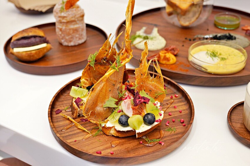 【台北】市政府站|The Seedin Lab,麵包根本藝術品來著,五感餐食體驗,不定期更換主題的美食藝廊