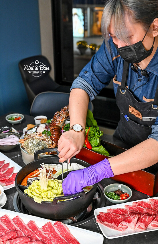 台中SOGO、勤美商圈，中午營業到凌晨２點的深夜火鍋推薦，美學擺盤、好喝特色湯底－妮妮布魯