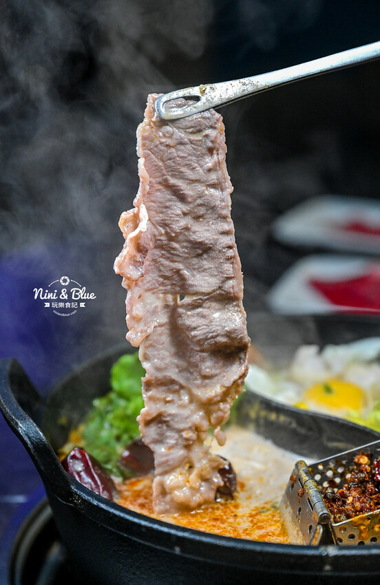 台中SOGO、勤美商圈，中午營業到凌晨２點的深夜火鍋推薦，美學擺盤、好喝特色湯底－妮妮布魯