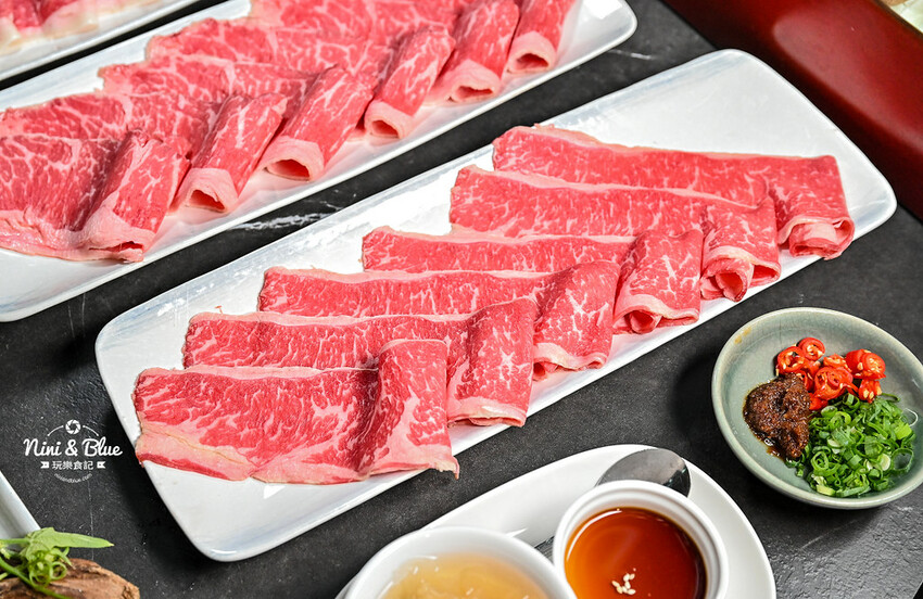 台中SOGO、勤美商圈，中午營業到凌晨２點的深夜火鍋推薦，美學擺盤、好喝特色湯底－妮妮布魯