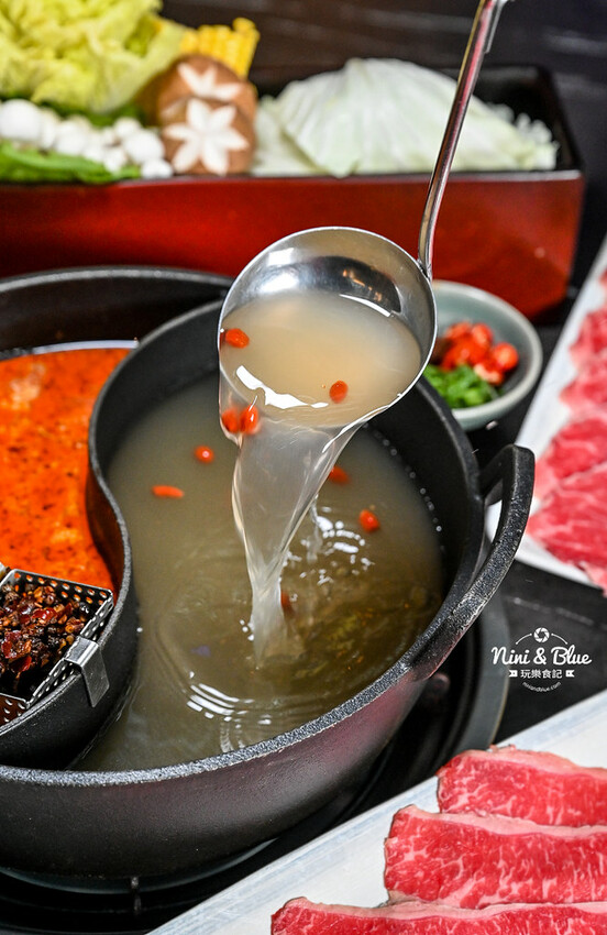 台中SOGO、勤美商圈，中午營業到凌晨２點的深夜火鍋推薦，美學擺盤、好喝特色湯底－妮妮布魯