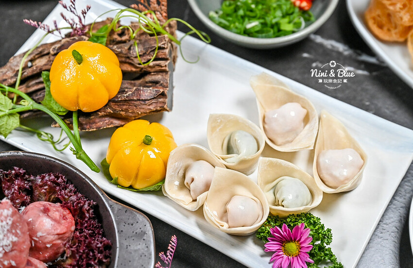 台中SOGO、勤美商圈，中午營業到凌晨２點的深夜火鍋推薦，美學擺盤、好喝特色湯底－妮妮布魯