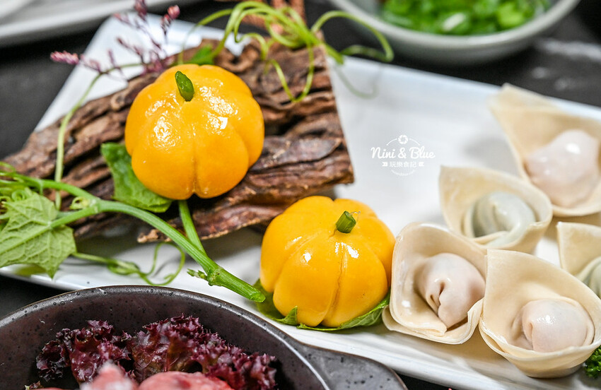 台中SOGO、勤美商圈，中午營業到凌晨２點的深夜火鍋推薦，美學擺盤、好喝特色湯底－妮妮布魯