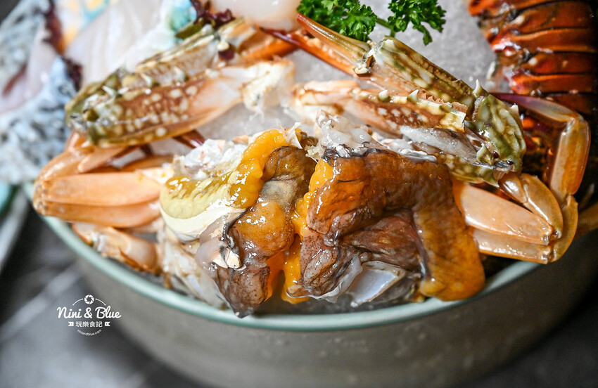 台中SOGO、勤美商圈，中午營業到凌晨２點的深夜火鍋推薦，美學擺盤、好喝特色湯底－妮妮布魯