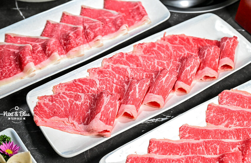 台中SOGO、勤美商圈，中午營業到凌晨２點的深夜火鍋推薦，美學擺盤、好喝特色湯底－妮妮布魯